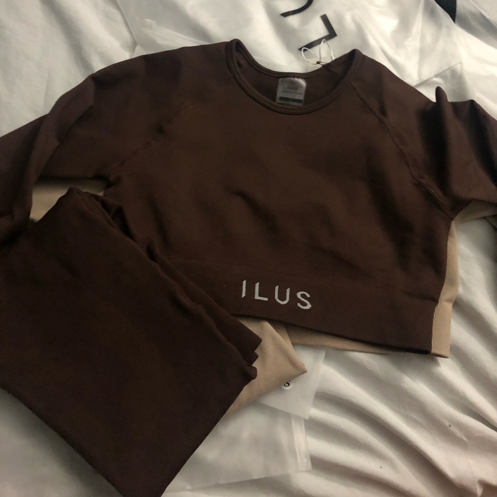 Ilus Label Workout Set - Picture 5 of 5